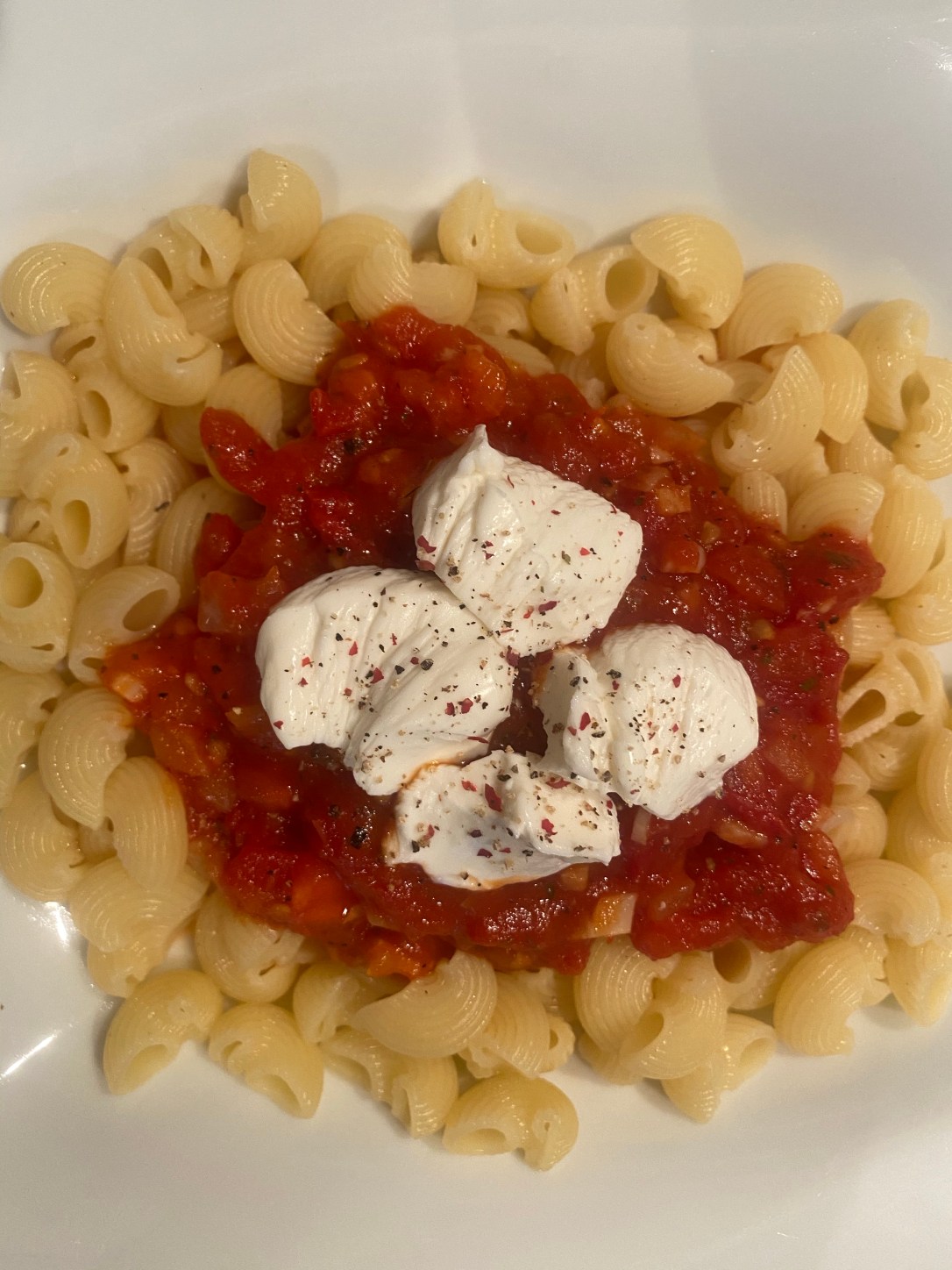 Schnelle Tomaten-Frischkäse-Nudeln