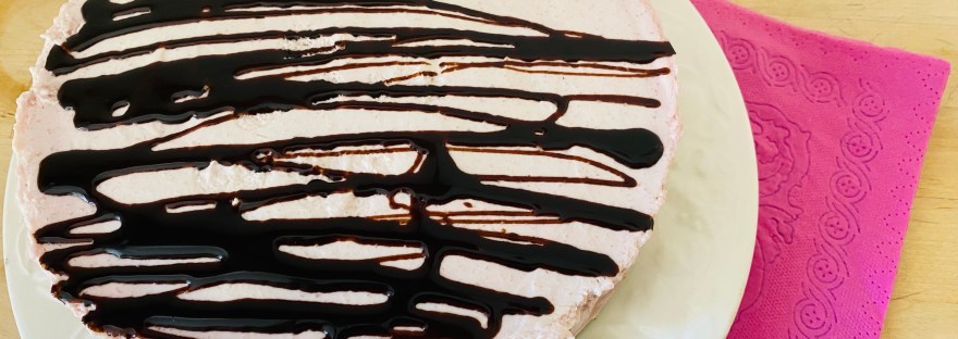 Amarena Tarte mit weißer Schokolade ohne Backen