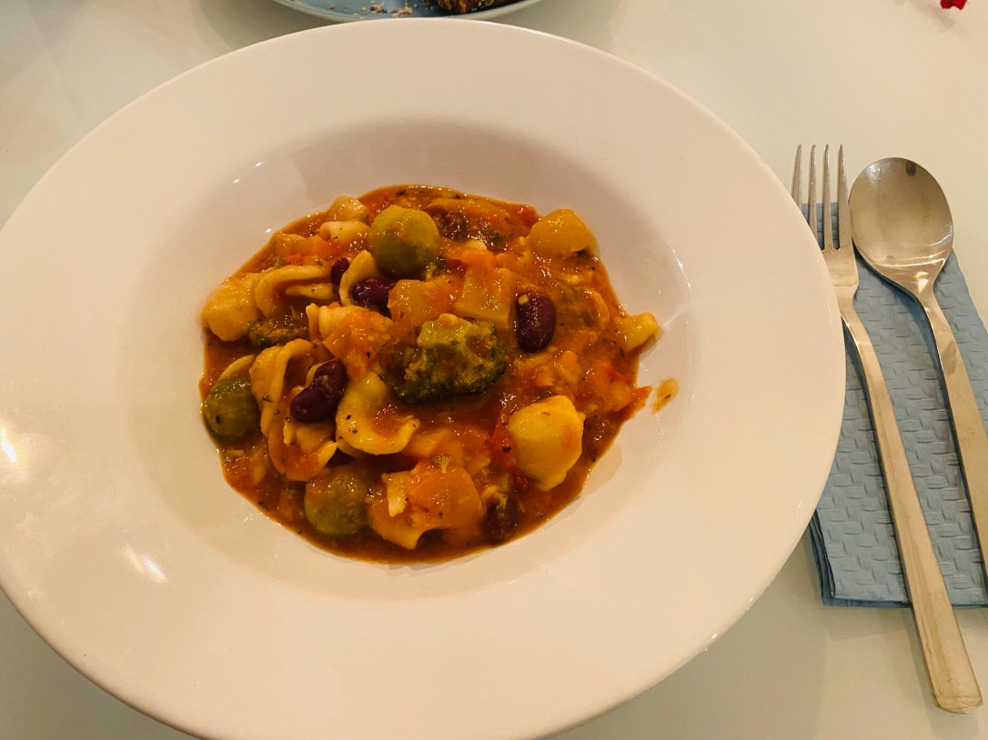 Minestrone – italienischer&nbsp;Gemüseeintopf