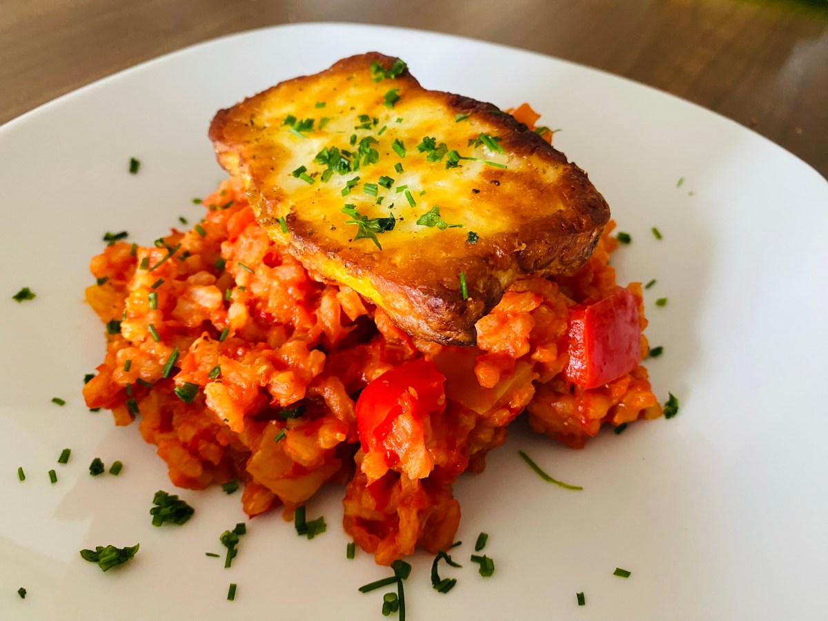 Djuvec Reis mit gebratenem&nbsp;Halloumi